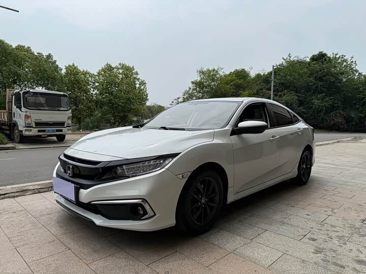 Открыть фотографии: Honda Civic X Рестайлинг