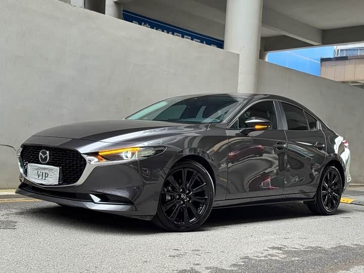 Открыть фотографии: Mazda 3 IV (BP)