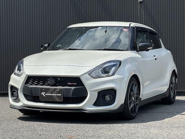 Открыть фотографии: Suzuki Swift V