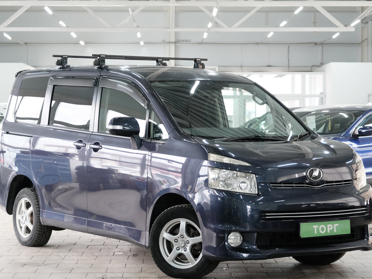 Открыть фотографии: Toyota Voxy II (R70)