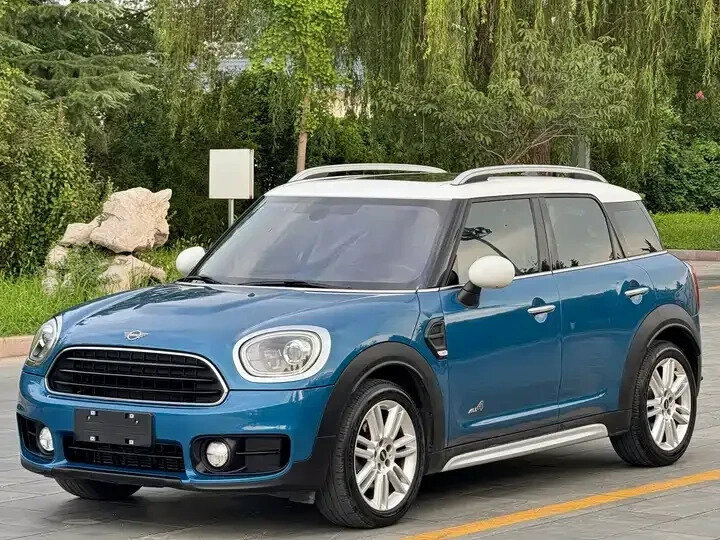 Открыть фотографии: Mini Countryman II