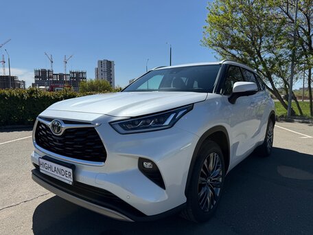 Toyota Highlander IV (XU70)