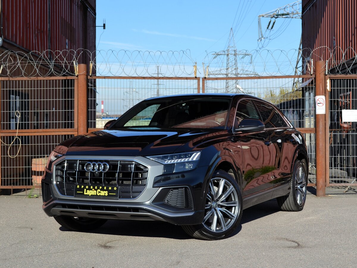 AUDI Q8 - фото 1