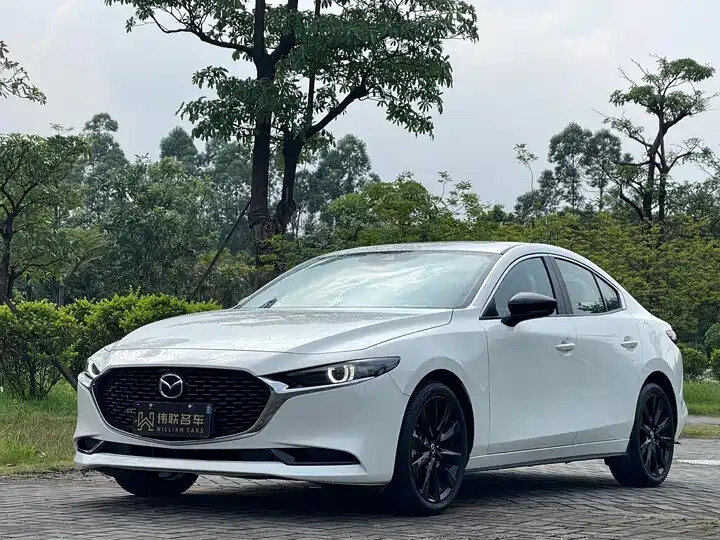 Открыть фотографии: Mazda 3 IV (BP)