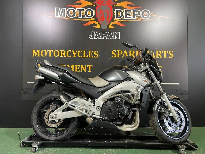Suzuki GSR 400