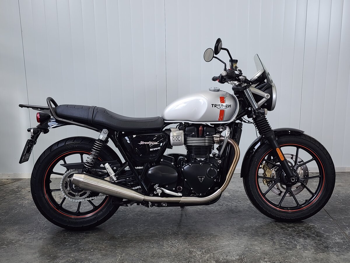 Triumph Street Twin