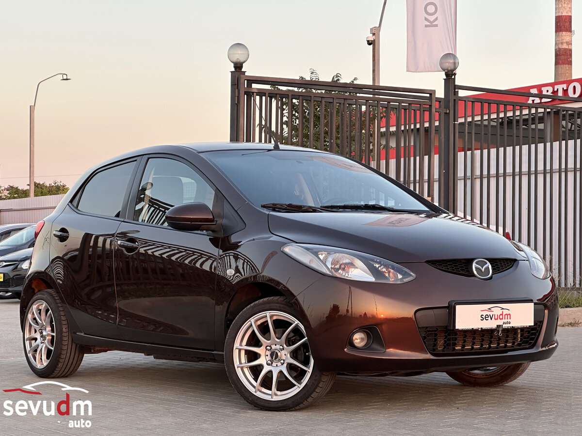 Открыть фотографии: Mazda 2 II (DE)