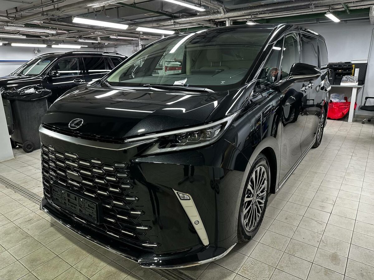 Lexus LM 350h II