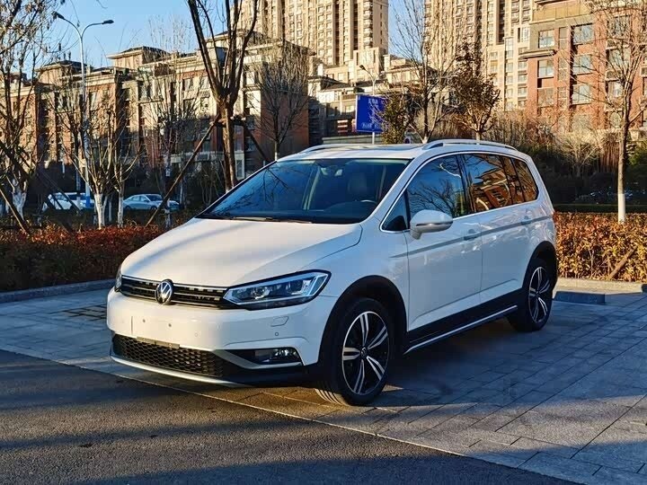 Volkswagen Touran Cross L II