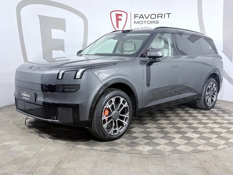 Lynk & Co 900