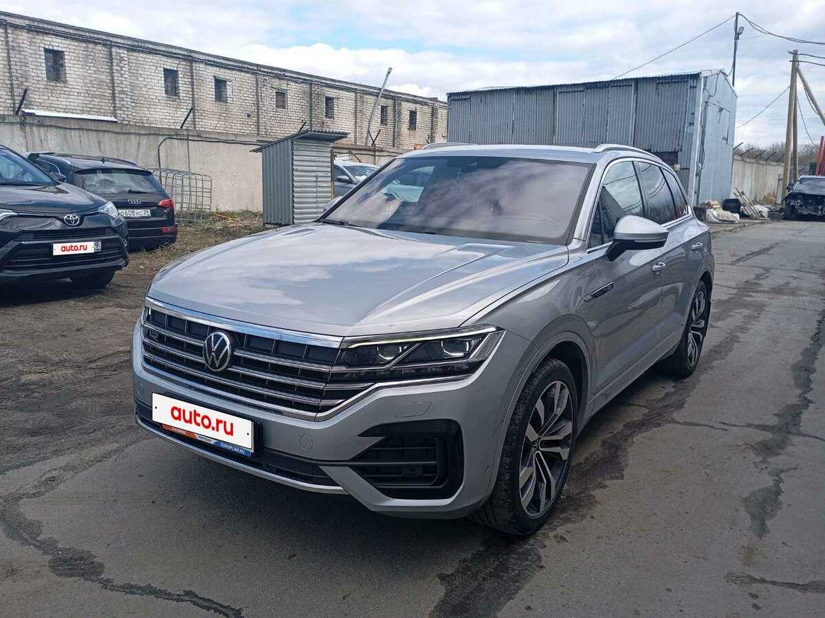 Открыть фотографии: Volkswagen Touareg III