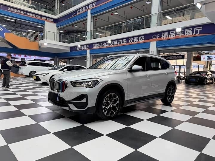 BMW X1 Long 20Li sDrive II (F48) Рестайлинг