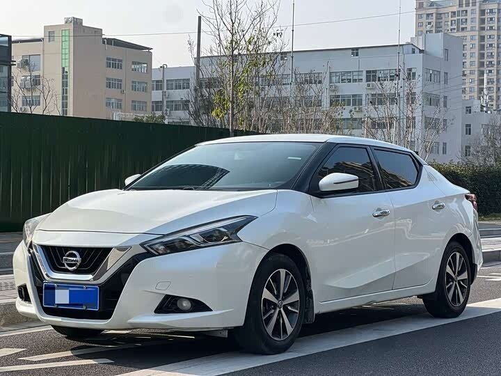 Nissan Lannia