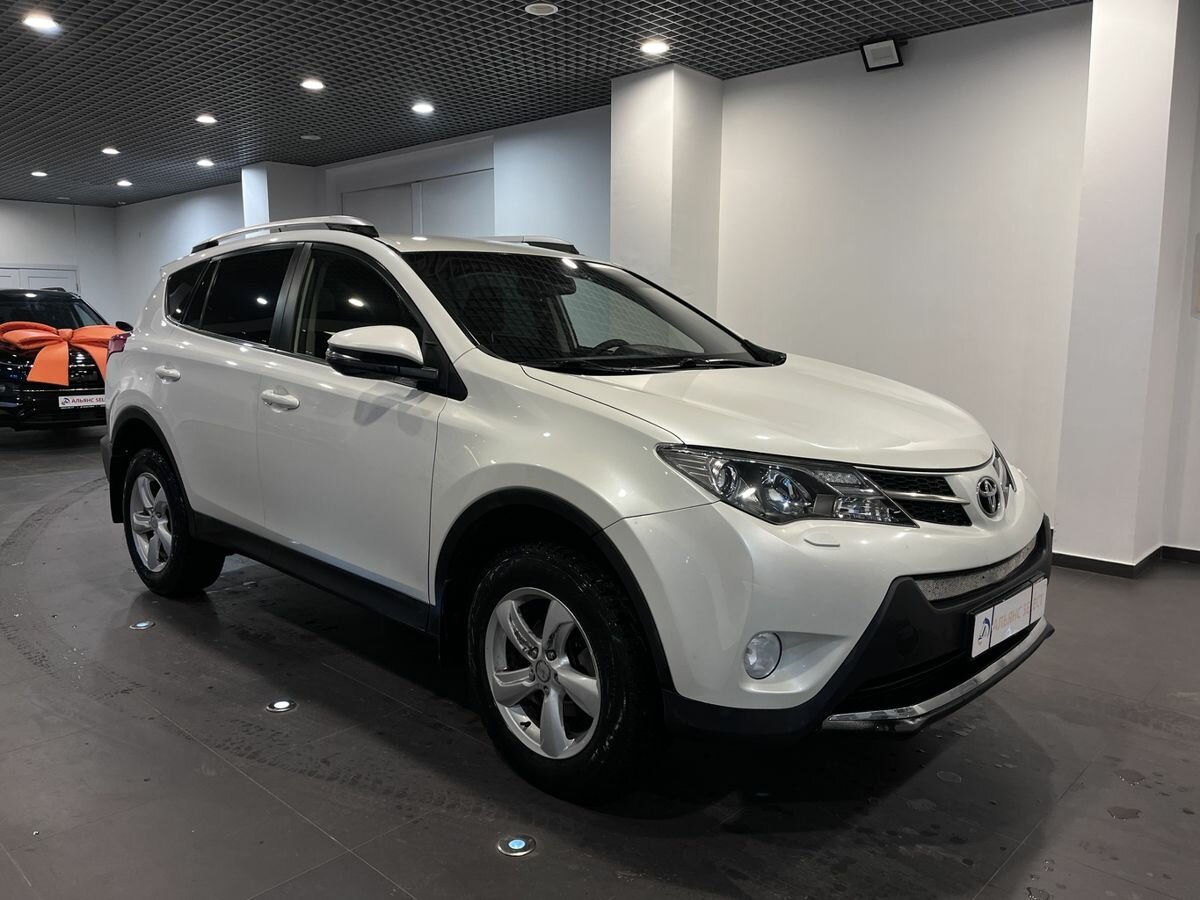 Toyota RAV4 IV (XA40)