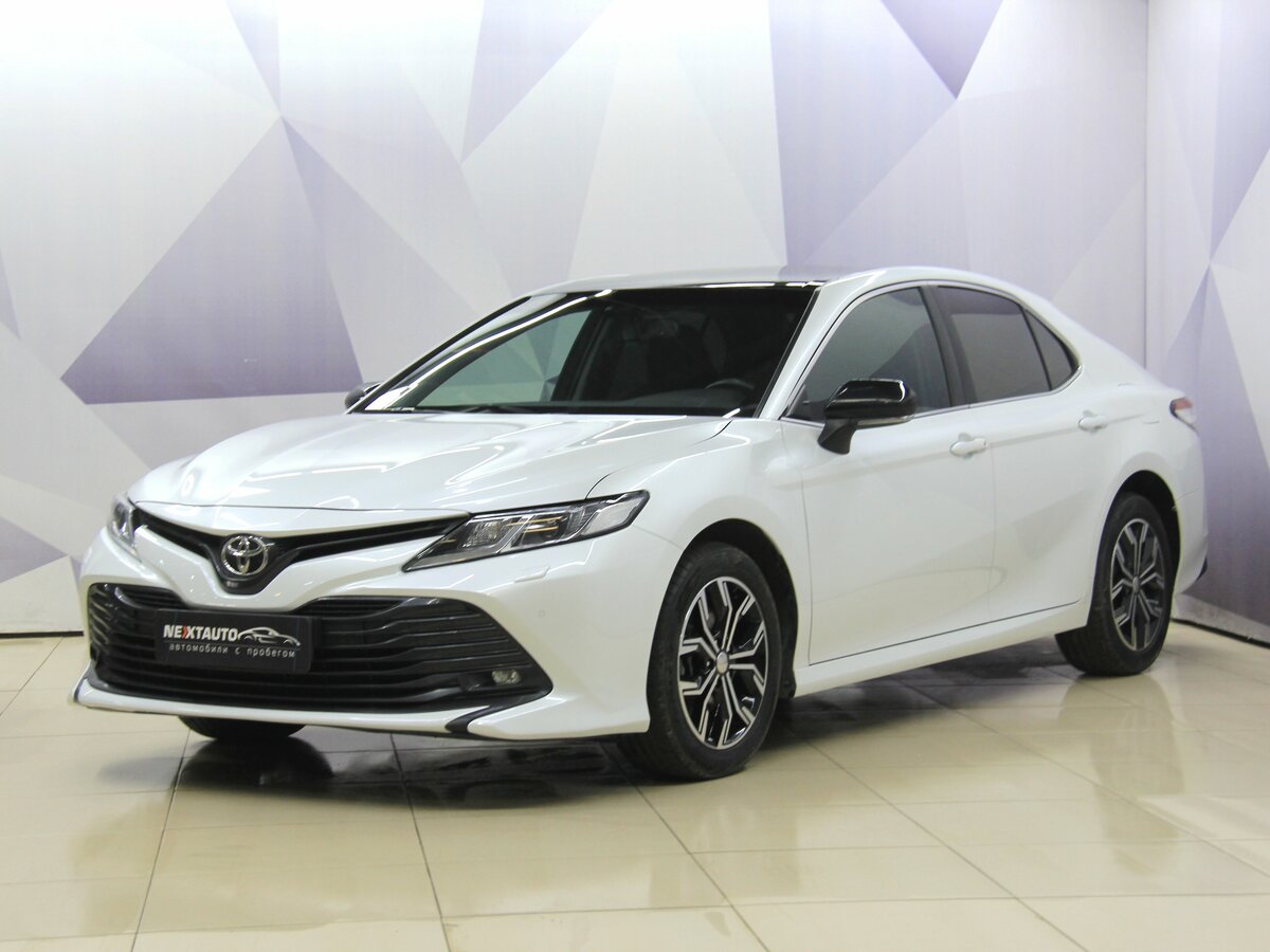 Toyota Camry VIII (XV70)