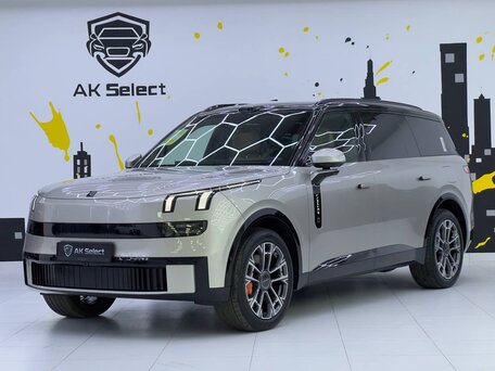 Lynk & Co 900