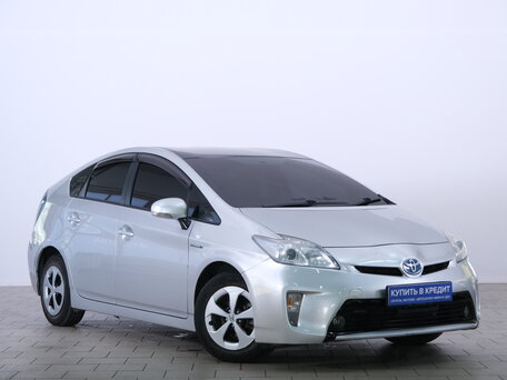 Toyota Prius III Рестайлинг (XW30)