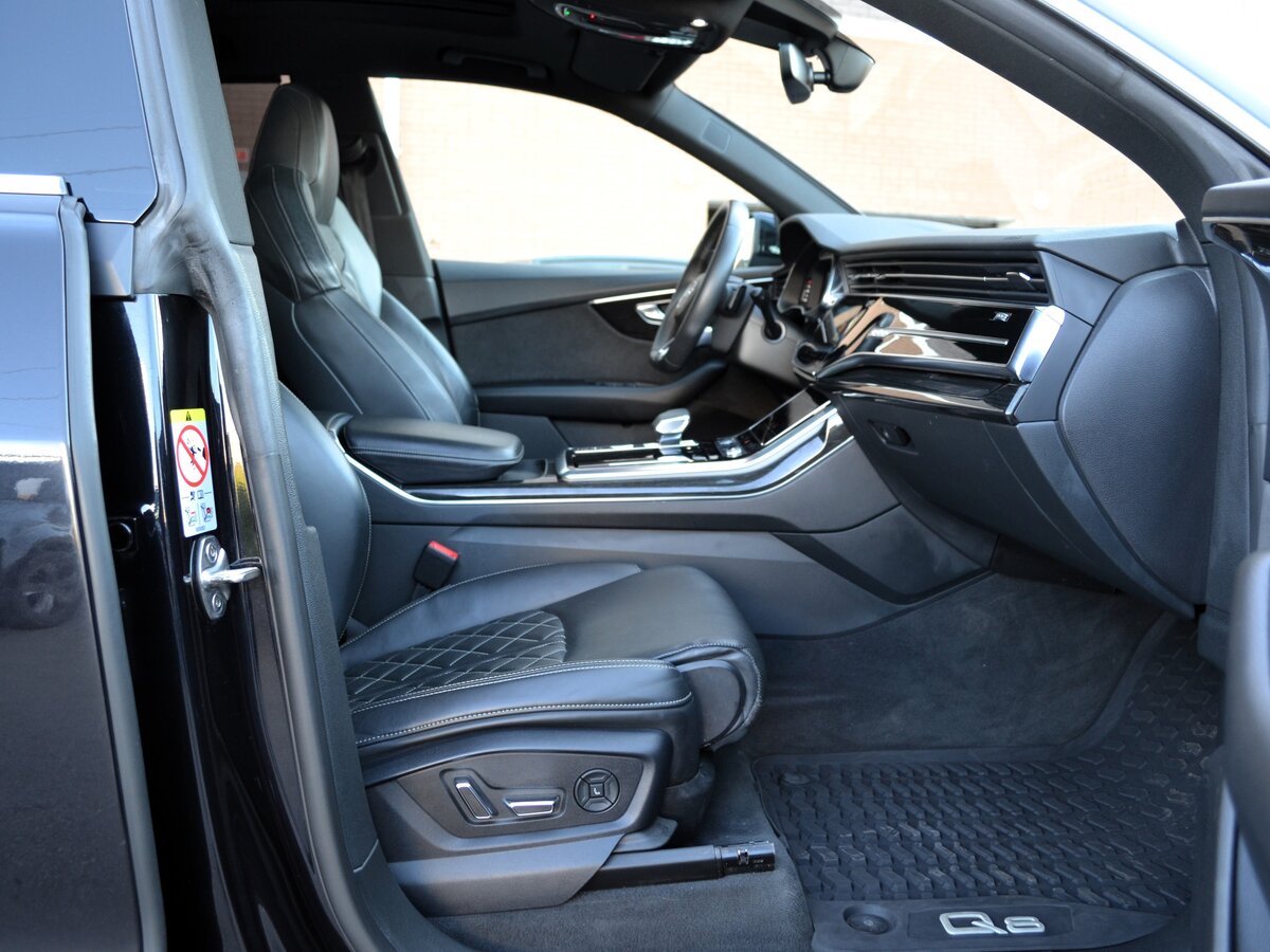 AUDI Q8 - фото 14