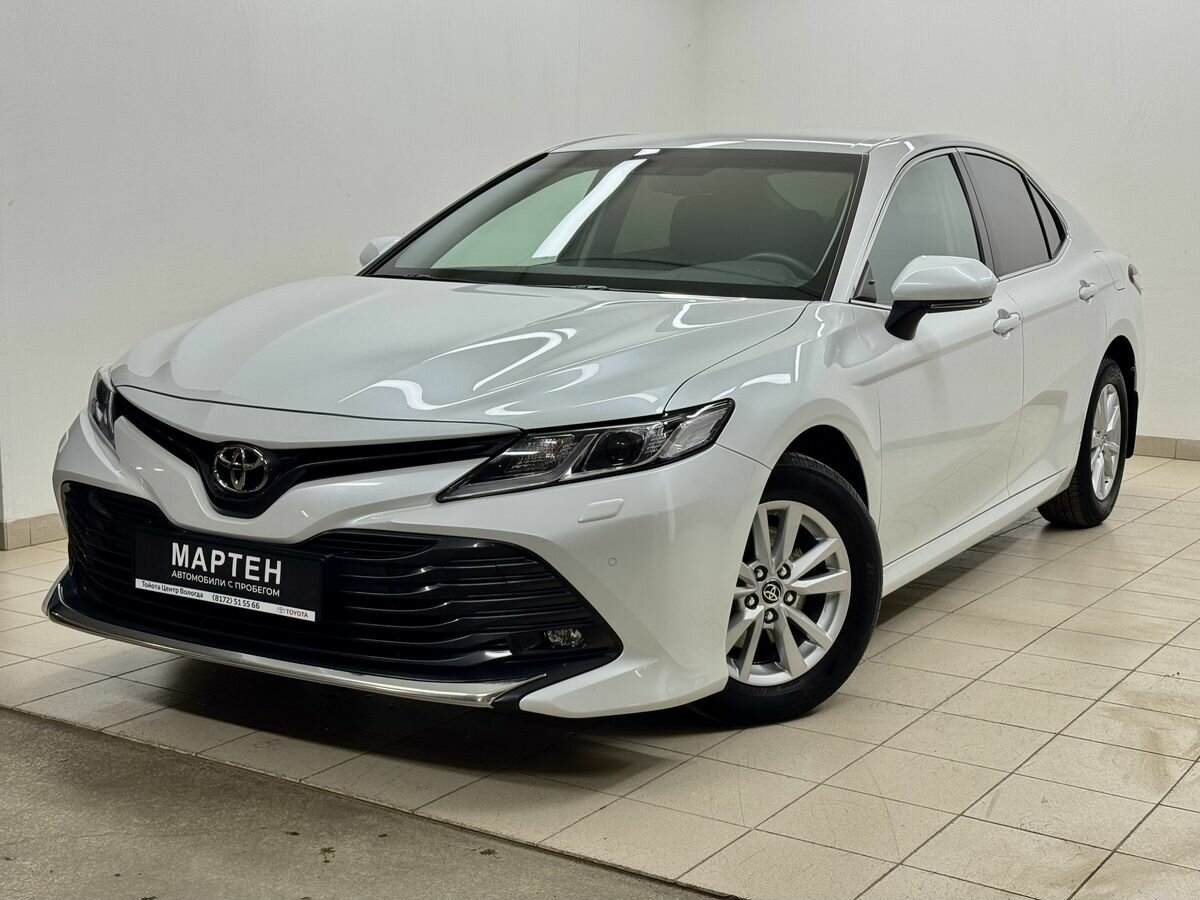 Toyota Camry VIII (XV70)