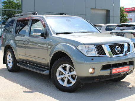 Nissan Pathfinder III