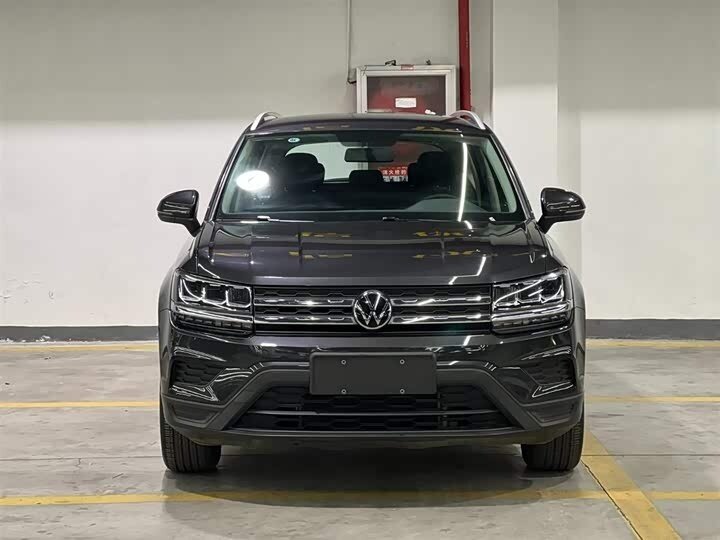 Volkswagen Tharu I