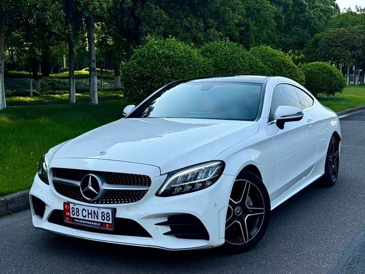 Открыть фотографии: Mercedes-Benz C-Класс IV (W205) Рестайлинг