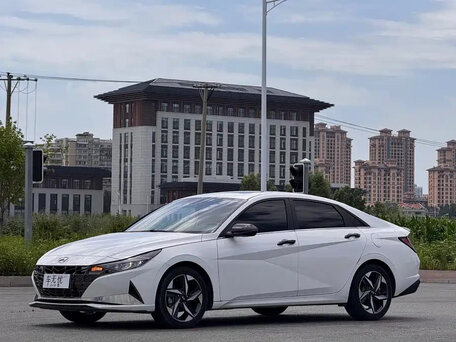 Hyundai Elantra VII (CN7)