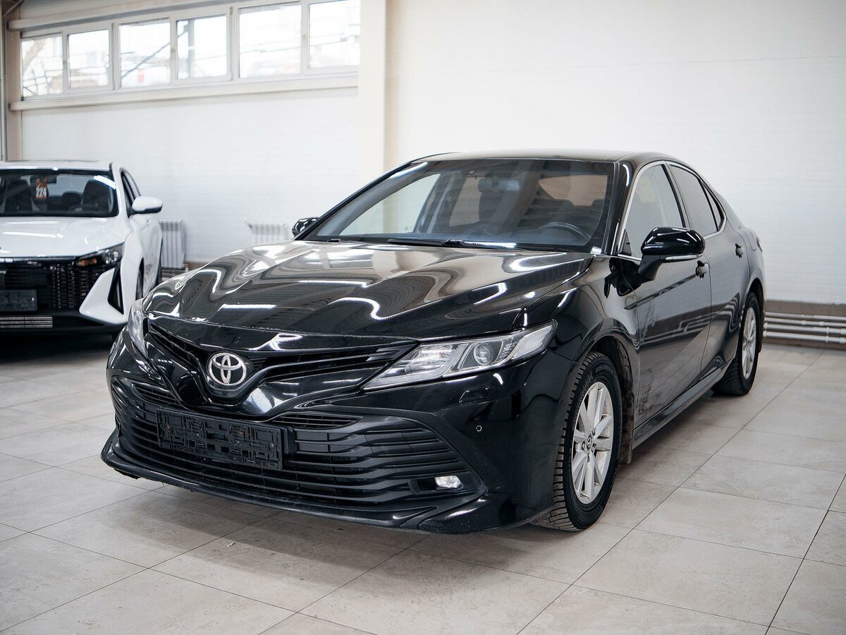 Toyota Camry VIII (XV70)