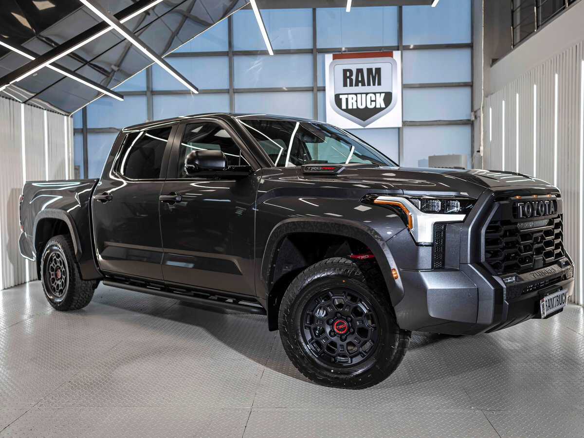 Toyota Tundra Crew Max CrewMax III
