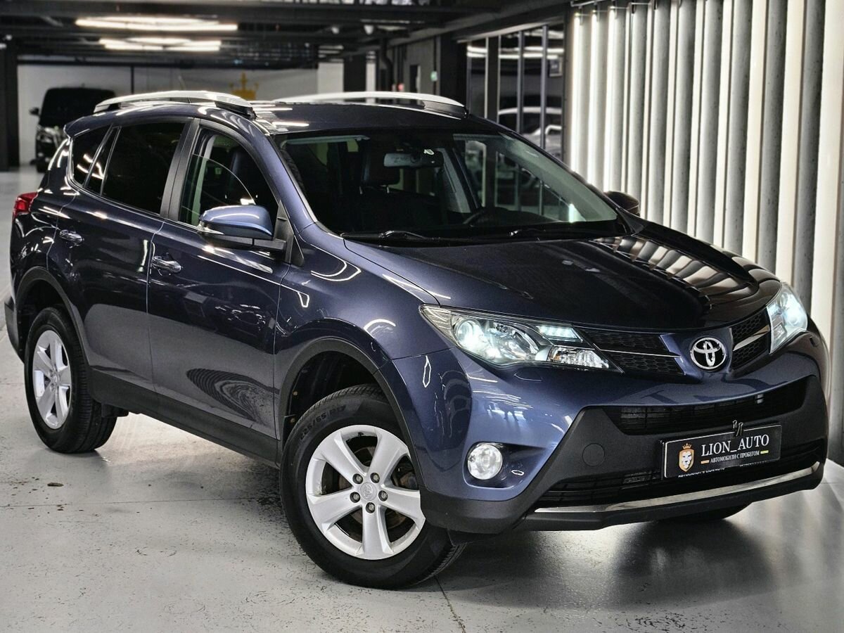 Открыть фотографии: Toyota RAV4 IV (XA40)
