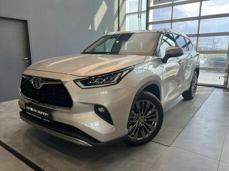 Toyota Highlander IV (XU70)