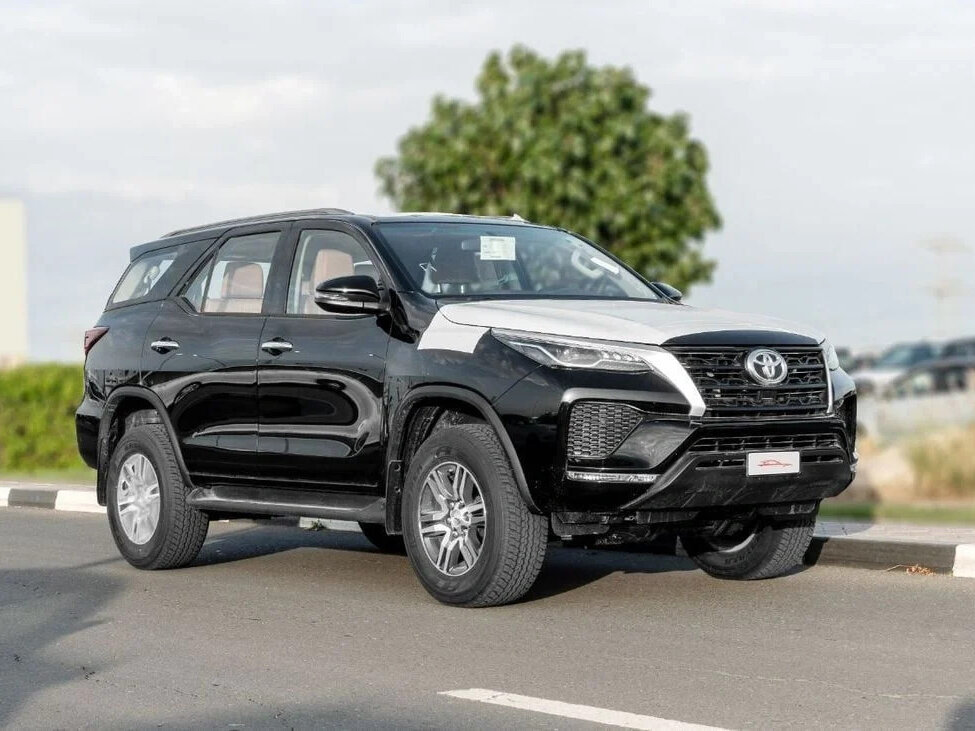 Открыть фотографии: Toyota Fortuner II Рестайлинг