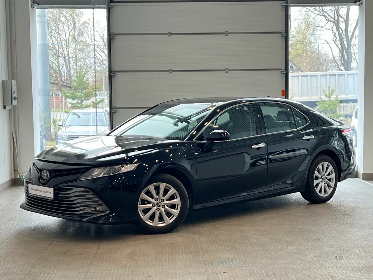 Toyota Camry VIII (XV70)