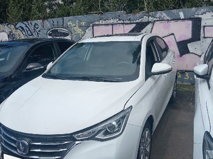 Открыть фотографии: Changan Alsvin