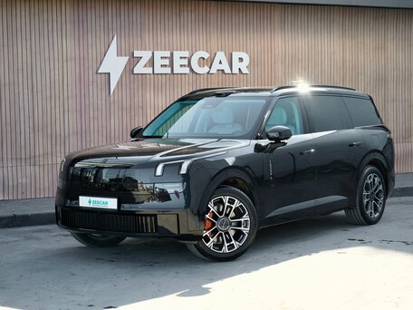 Lynk & Co 900