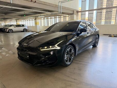 Kia K5 III