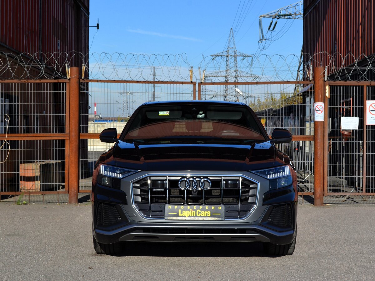 AUDI Q8 - фото 2