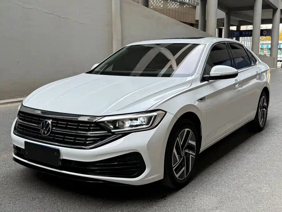 Открыть фотографии: Volkswagen Sagitar III Рестайлинг