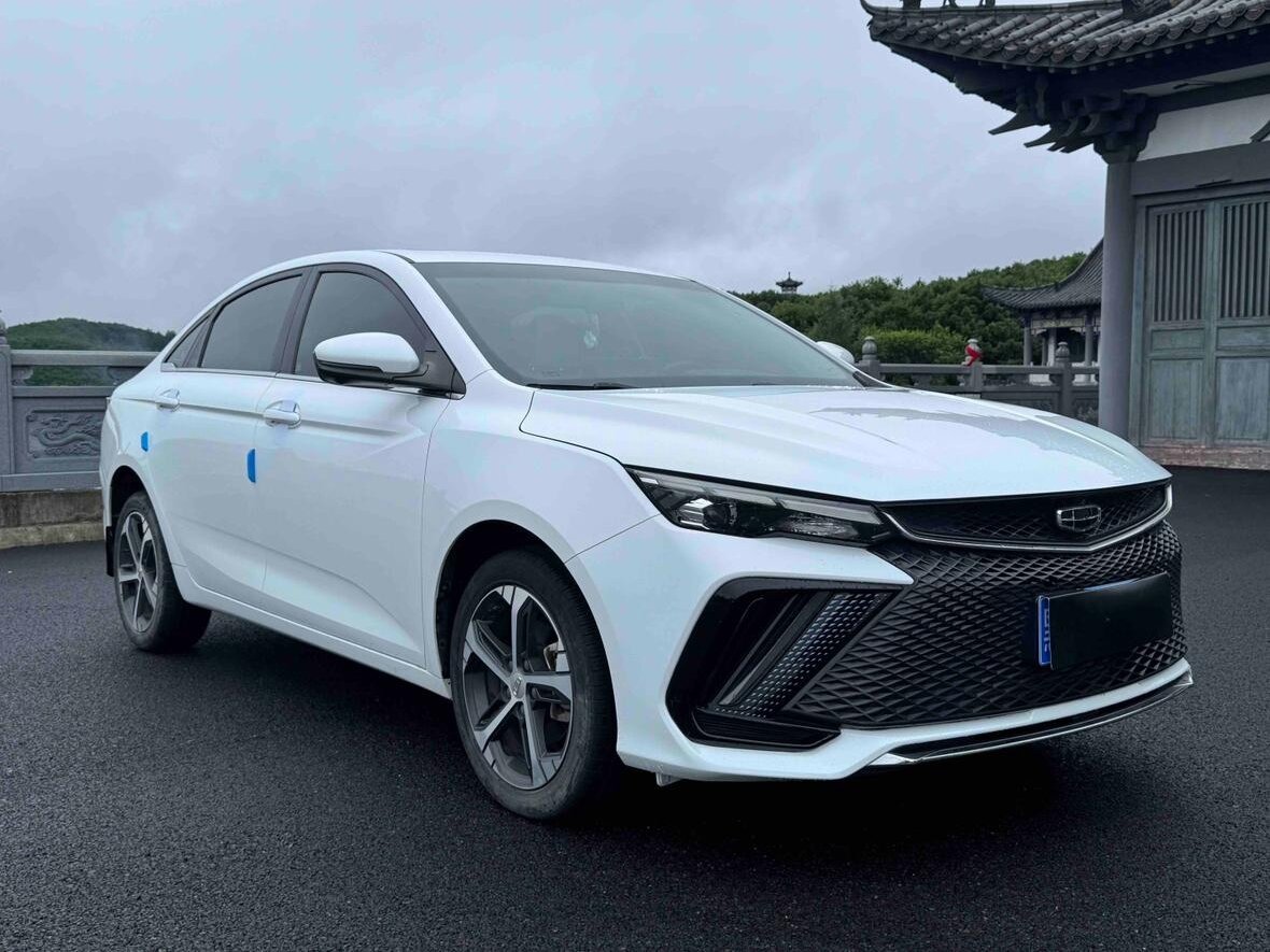 Открыть фотографии: Geely Emgrand L I