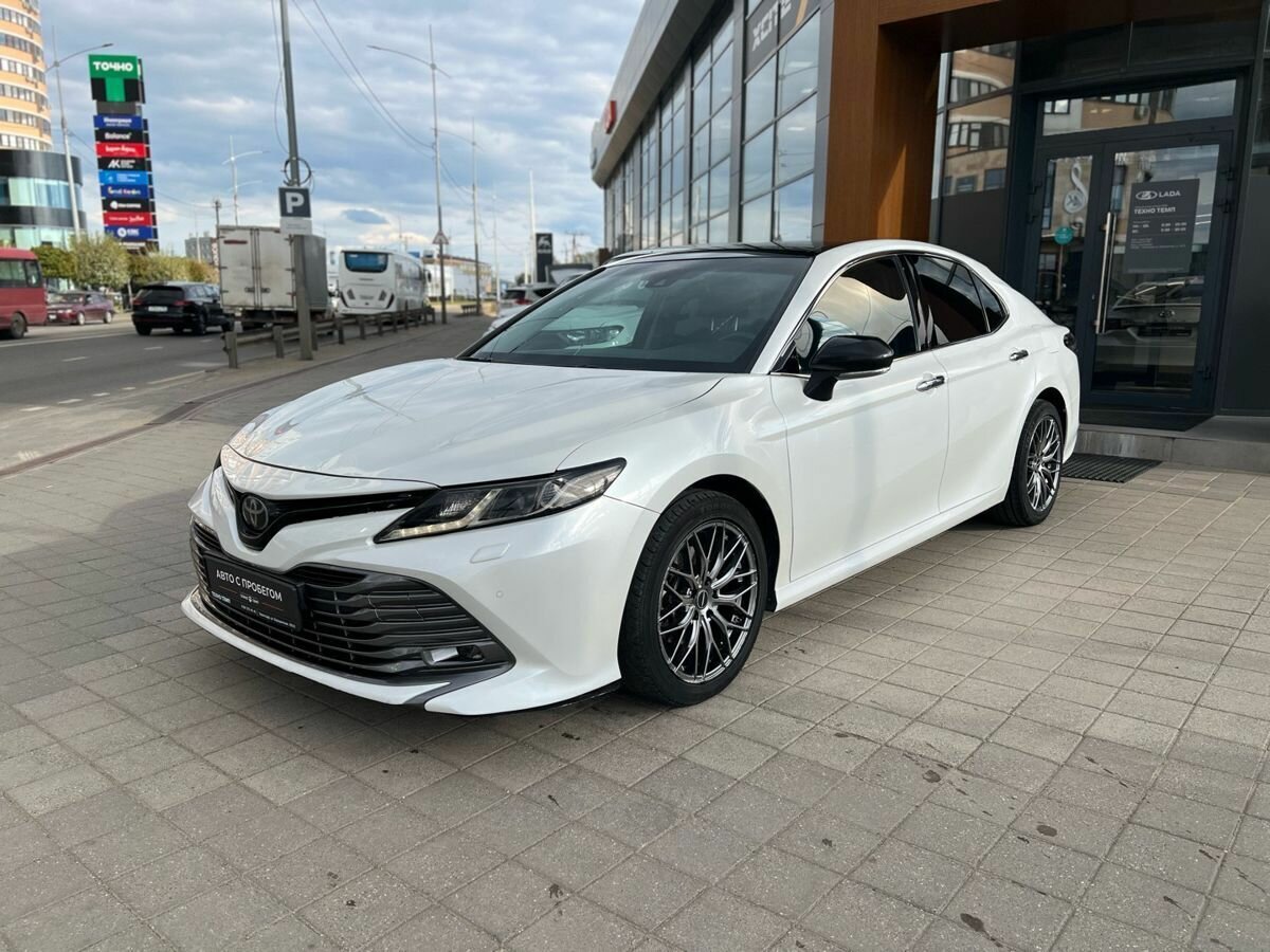 Toyota Camry VIII (XV70)