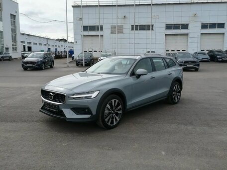 Volvo V60 Cross Country II
