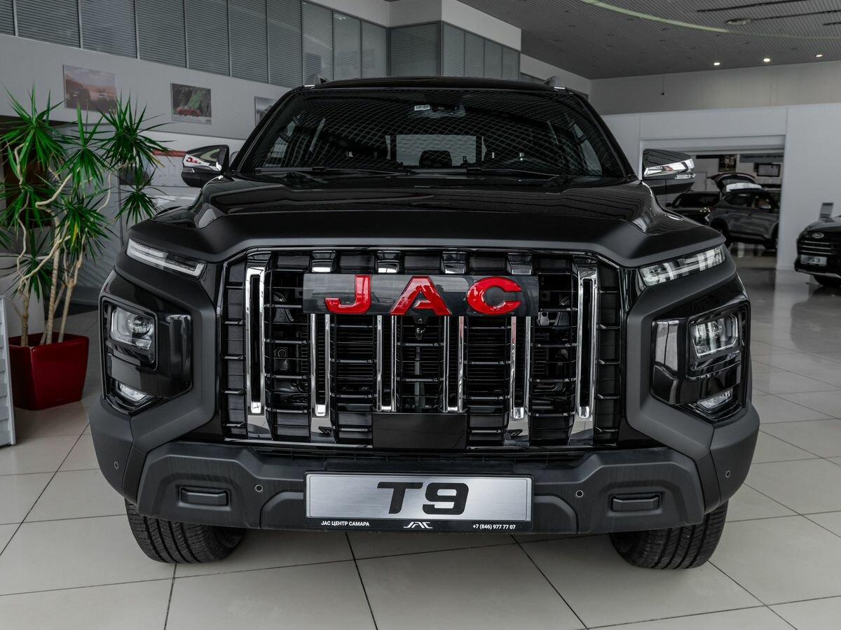 Открыть фотографии: JAC T9