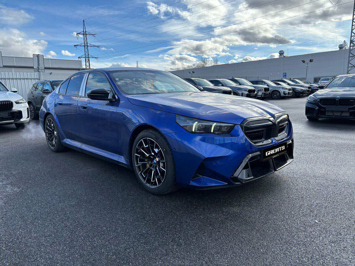 BMW M5 VII (G90)