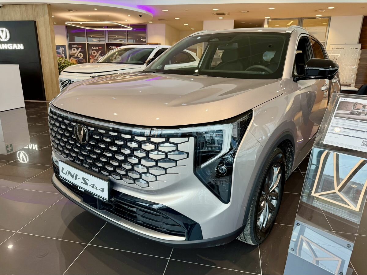Открыть фотографии: Changan UNI-S I Рестайлинг
