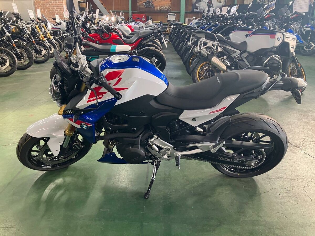 BMW F 900 R