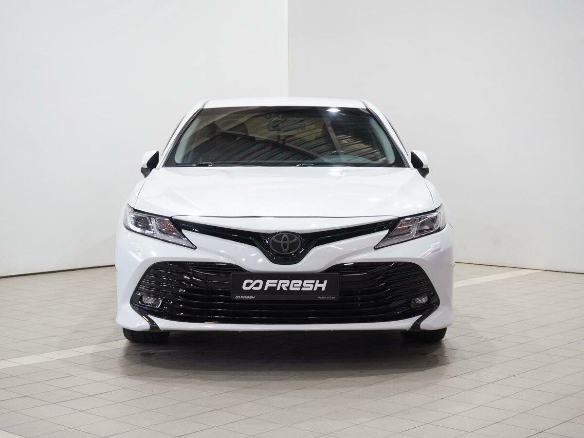 Toyota Camry VIII (XV70)