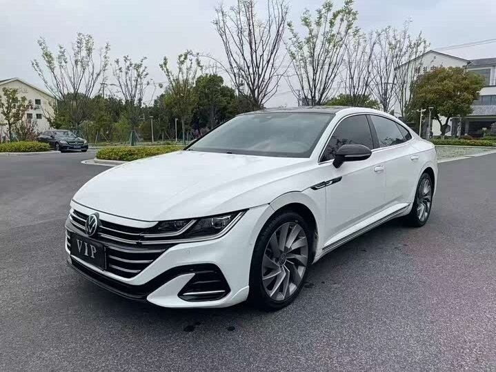 Открыть фотографии: Volkswagen Arteon I Рестайлинг