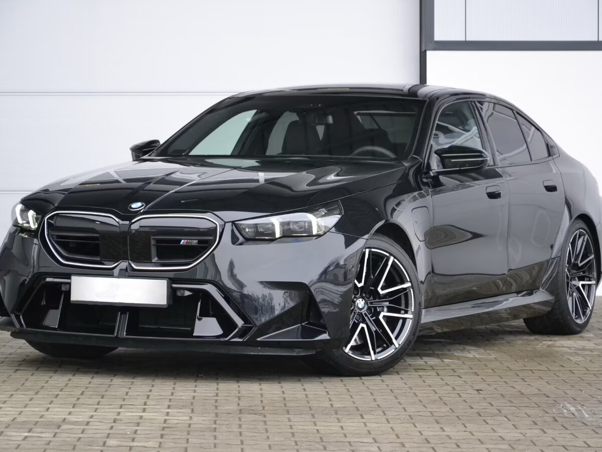 BMW M5 VII (G90)