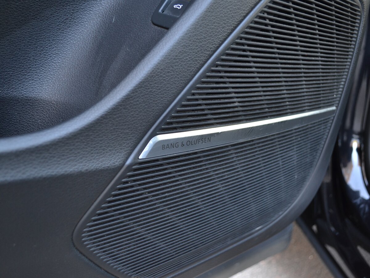 AUDI Q8 - фото 20