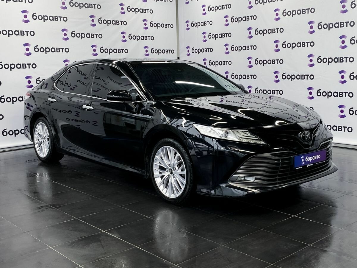 Toyota Camry VIII (XV70)